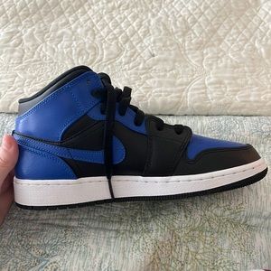 Jordan 1 Hyper royal
